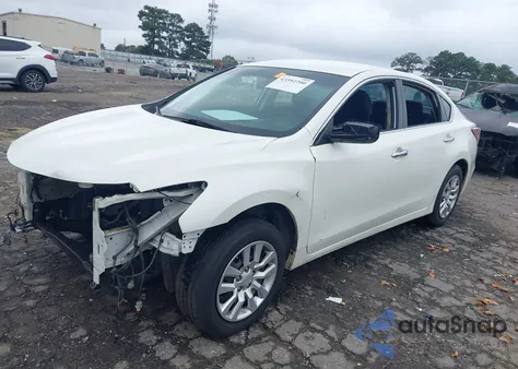 2015 Nissan Altima 2.5 S z USA, uszkodzony, nr VIN 1N4AL3AP6FC427673